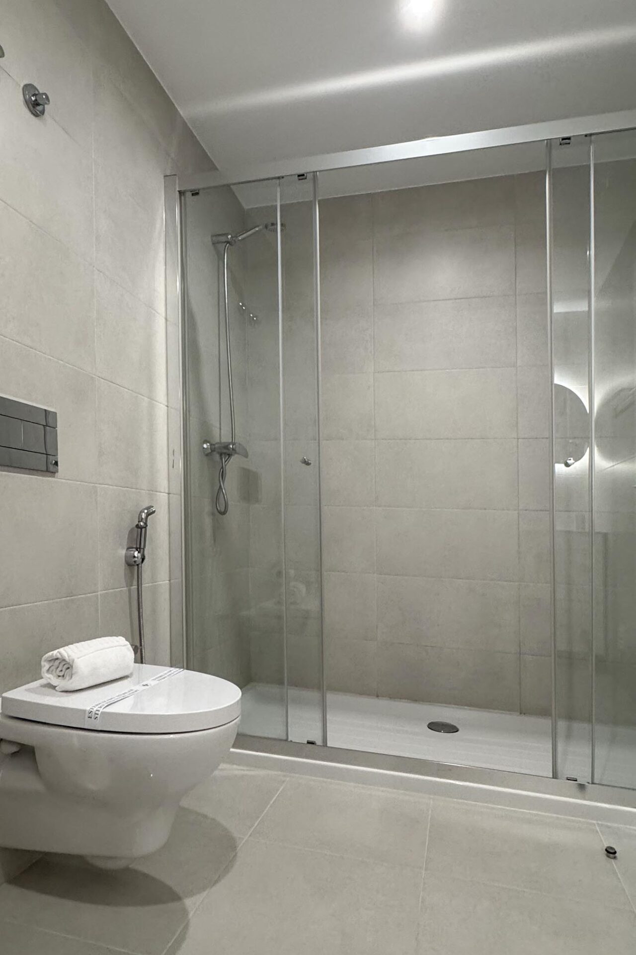 12 – MBR Bath 2 copy